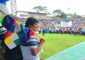 Evo insiste en su habilitación y pide a sus bases que no lo abandonen