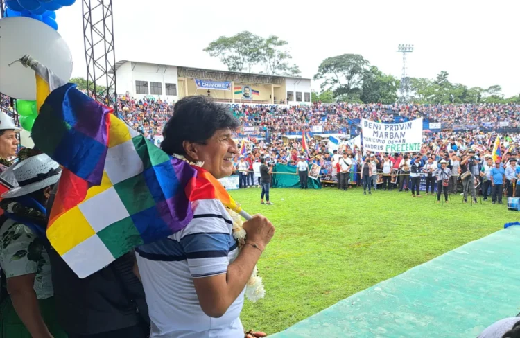 Evo insiste en su habilitación y pide a sus bases que no lo abandonen