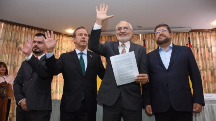Mesa pide unidad del bloque opositor y cuestiona ‘descalificaciones’ entre sus miembros
