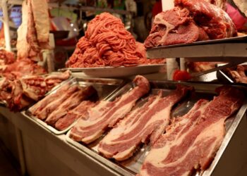Tras 45 días, el Gobierno ratifica veto a la exportación de carne porque el precio no baja