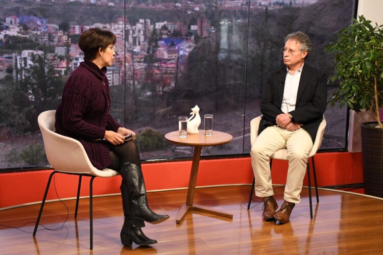 César Navarro: ‘Evo es imprescindible para la política’