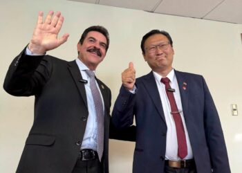 Chi Hyun Chung y Manfred Reyes Villa, el 18 de marzo.