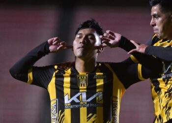The Strongest gana 3-2 a Aurora, con su añeja receta de la garra