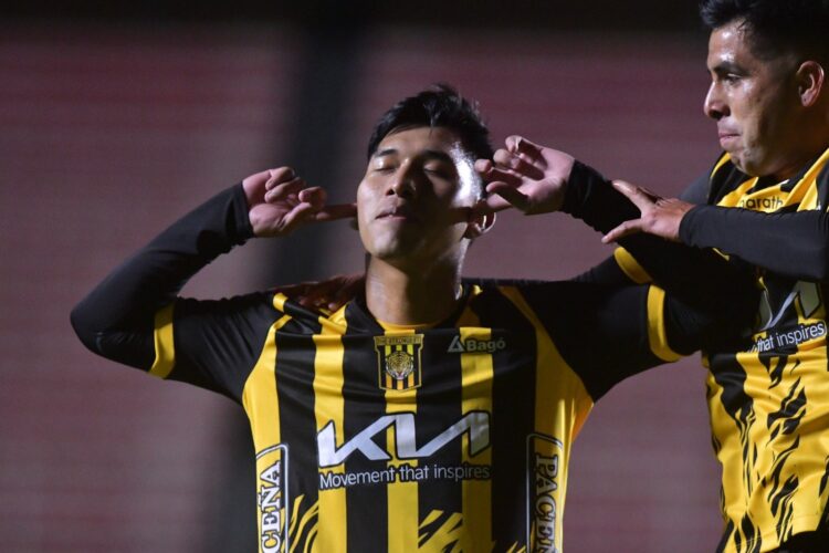 The Strongest gana 3-2 a Aurora, con su añeja receta de la garra