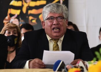 Crespo sigue en la presidencia de The Strongest; la FBF cita a elecciones