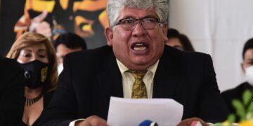 Crespo sigue en la presidencia de The Strongest; la FBF cita a elecciones