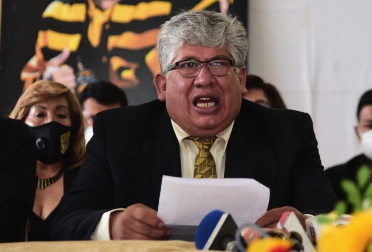 Crespo sigue en la presidencia de The Strongest; la FBF cita a elecciones
