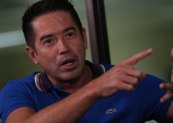 Morales identifica a Cronembold como ‘traidor’ e increpa a un dirigente por su afinidad