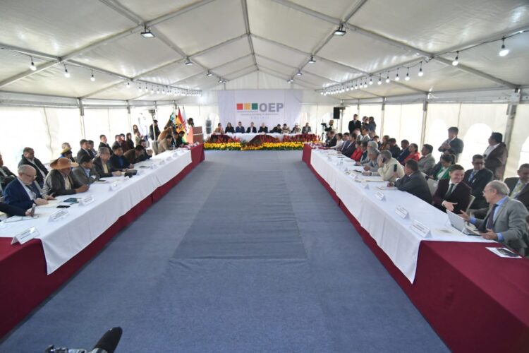 El TSE exhorta a la Asamblea a aprobar de leyes acordadas en la Cumbre