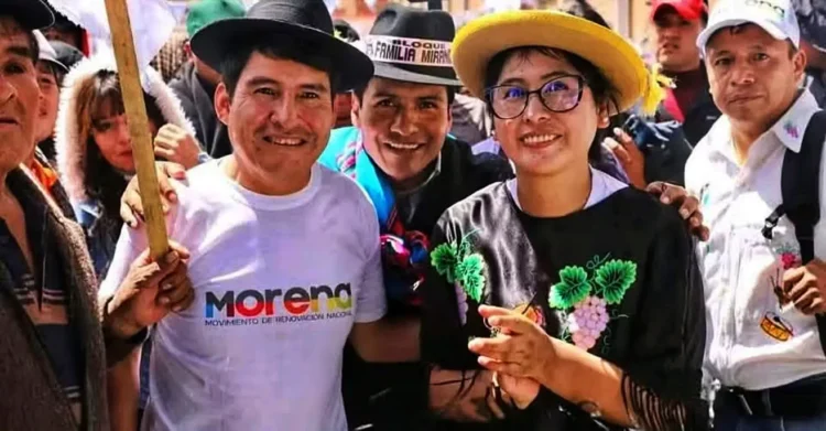 El binomio Damián Condori y Eva Copa, en el acuerdo que suscribieron. Foto: APG