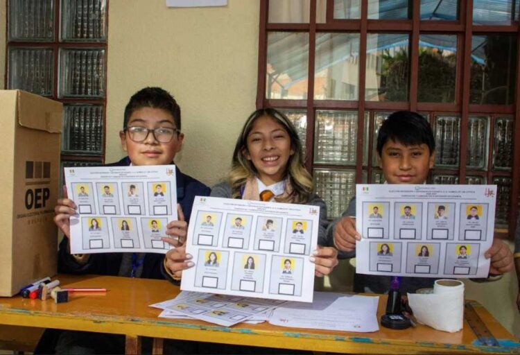 Estudiantes del país eligen en las urnas a sus defensores