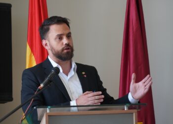 El Ministro de Gobierno, Eduardo del Castillo, exhorta a la Asamblea Legislativa Plurinacional a aprobar la ley de protección a los niños y niñas.
