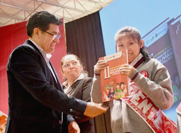 El segundo Diccionario en Lenguaje de Señas está terminado