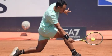 Dellien da batalla, pero cae con De Miñaur en Roma