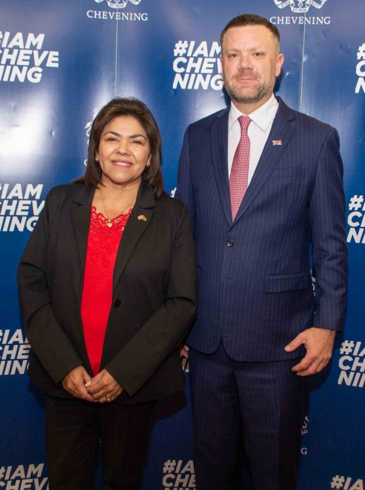 Despedida a los becarios Chevening 2024-2025