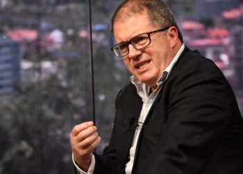 Sobre contrato de litio: ‘Por menos cayó Goni’