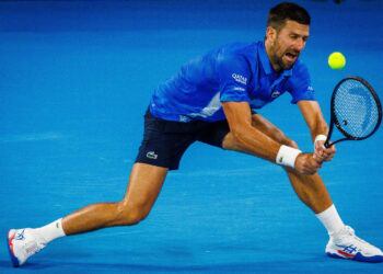 Djokovic gana al francés Monfils y pasa a cuartos en Brisbane