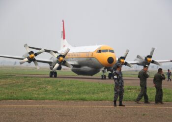 Se suma el Electra Tanker y este domingo se ataca al fuego desde al aire