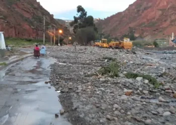 La madrugada de este miércoles se desbordaron los ríos Choqueyapu y La Paz.