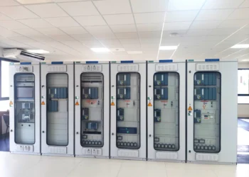 ENDE refuerza subestación en Yapacaní con nuevo banco de baterías