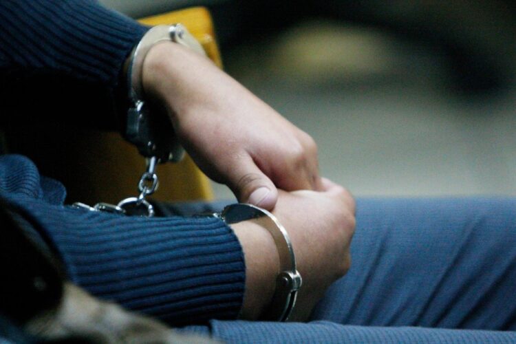 Aprehenden a dos jóvenes acusados de matar a su hermano mayor