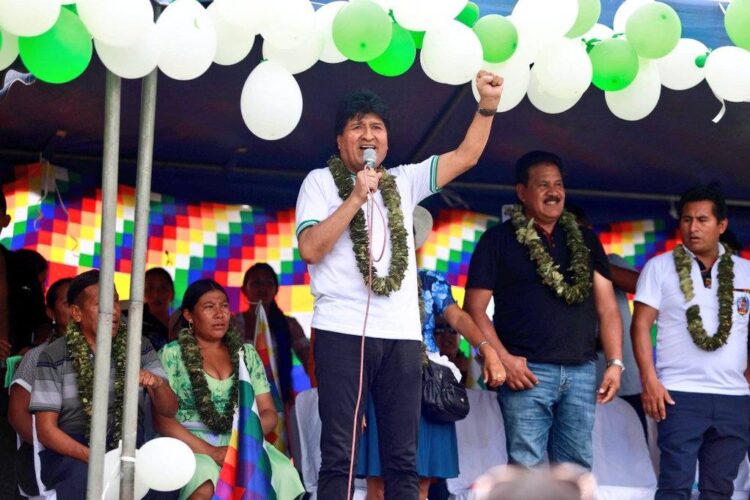 ‘No soy machista, soy feminista’, afirma Morales en una concentración evista