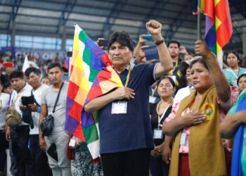 Evo Morales y Elizabeth Paco, presidente y vicepresidenta de Evo Pueblo.