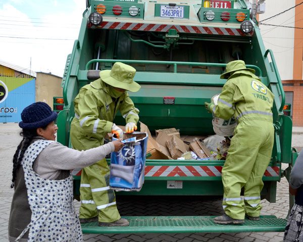 Recojo de residuos sólidos en La Paz.