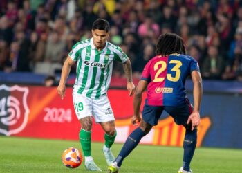 Barcelona empata ante el Betis y da una vida extra al Real Madrid