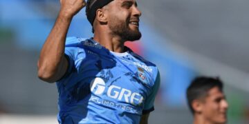 Blooming triunfa (1-2) ante FCU en Cochabamba