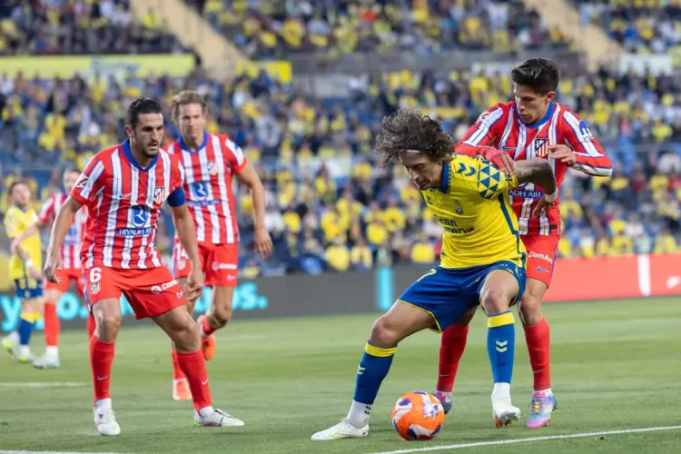 Las Palmas fulmina las esperanzas de título del Atlético de Madrid (1-0)