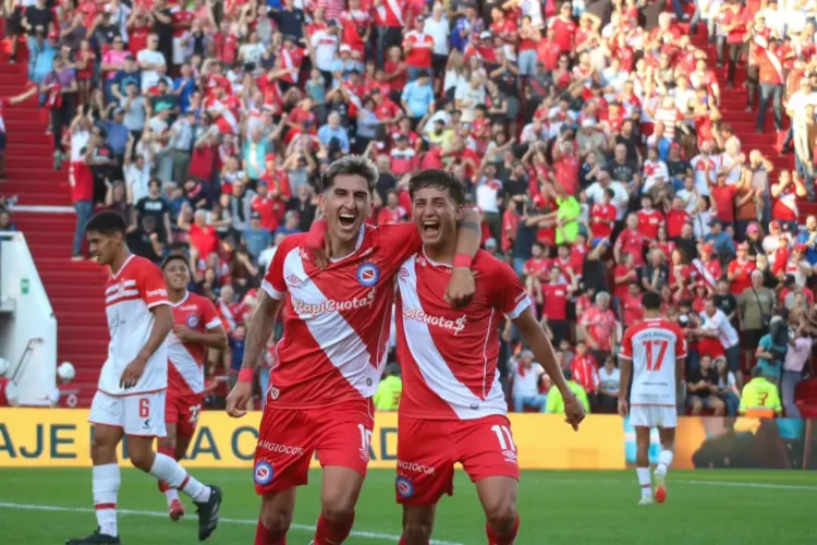 Argentinos desplaza a Boca del primer puesto y Estudiantes se mete a octavos
