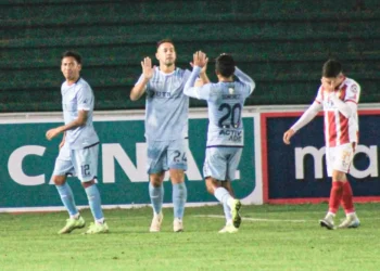 Aurora se regala un triunfo de 2-4 ante Inde en su 90 aniversario 