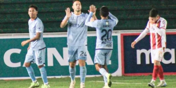 Aurora se regala un triunfo de 2-4 ante Inde en su 90 aniversario 