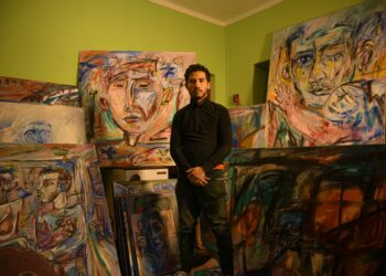 Fael Lara presenta ‘Reflejos Etéreos’, tras una nueva estética