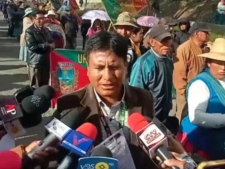 Fejuve de El Alto marcha a La Paz por la crisis económica