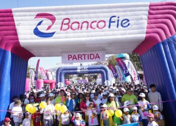 Campaña “Caminando por la Vida” a favor de niñas y niños con cáncer contó más de 4.400 personas en La Paz