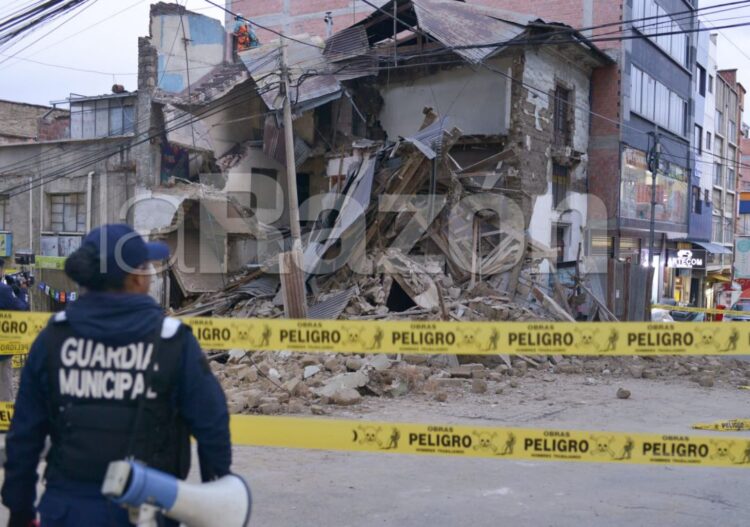 Una vivienda colapsa en Max Paredes de La Paz, es el segundo caso en menos de una semana