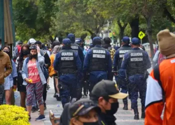 Más de 800 guardias municipales evitarán la venta de globos con agua y espumas de marca no autorizadas.