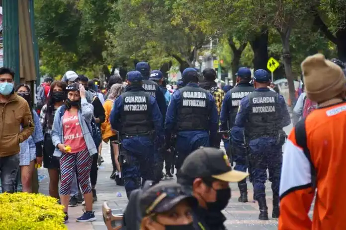 Más de 800 guardias municipales evitarán la venta de globos con agua y espumas de marca no autorizadas.