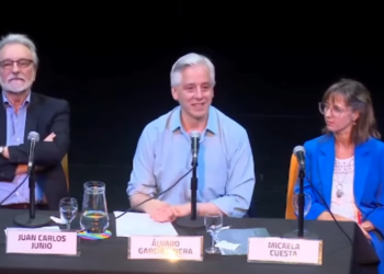 García Linera sugiere al Gobierno ‘agarrar del cuello’ a empresarios por sus dólares