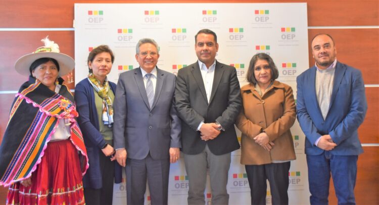 Empresarios y el TSE coordinan acciones para socializar proyecto de ley de debate presidencial