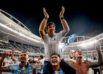Gustavo Costas, el hincha y conductor de un Racing que brilla en las copas