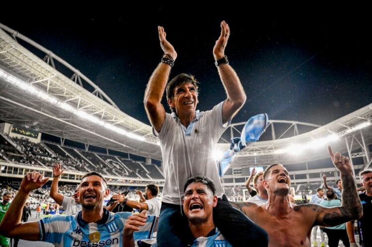Gustavo Costas, el hincha y conductor de un Racing que brilla en las copas