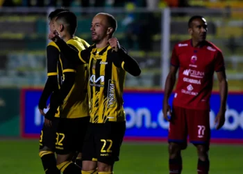 The Strongest golea y escolta a Always en la punta