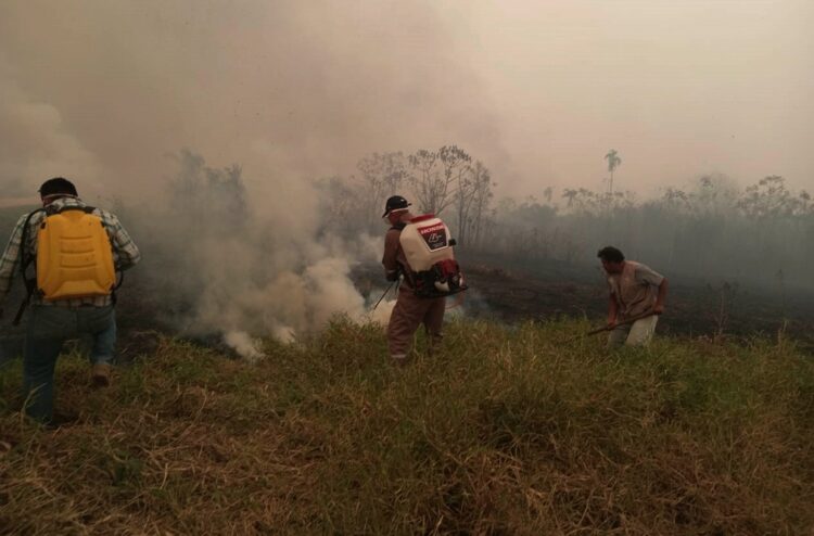 Cochabamba dispone clases a distancia en colegios afectados por el humo