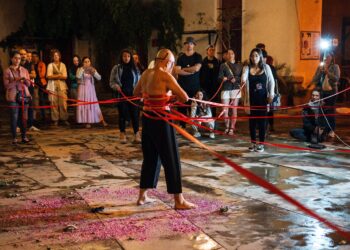 Latitudes 2025: performance art y las identidades pluriversales