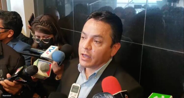 Opositores y arcistas piden al Gobierno procesar a Evo Morales