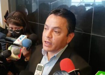 Opositores y arcistas piden al Gobierno procesar a Evo Morales