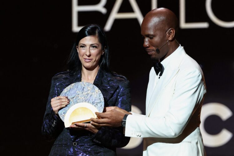 Hermoso recibe el premio Sócrates como símbolo de la igualdad